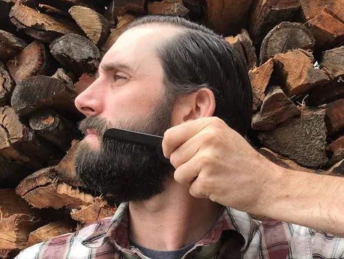 Vista 5 de Chicago Comb Fibra de carbono No. 2 + funda de cuero Horween negra, fabricada en Estados Unidos