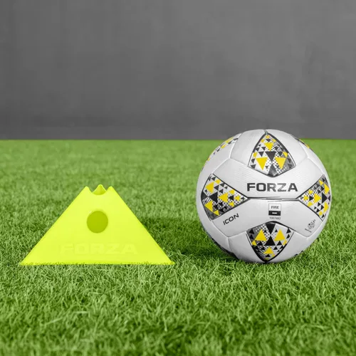 Vista 4 de FORZA Jumbo Triangle SuperCones Conos de entrenamiento de fútbol profesional con diseño triangular, ideales para ejercicios de velocidad, agilidad