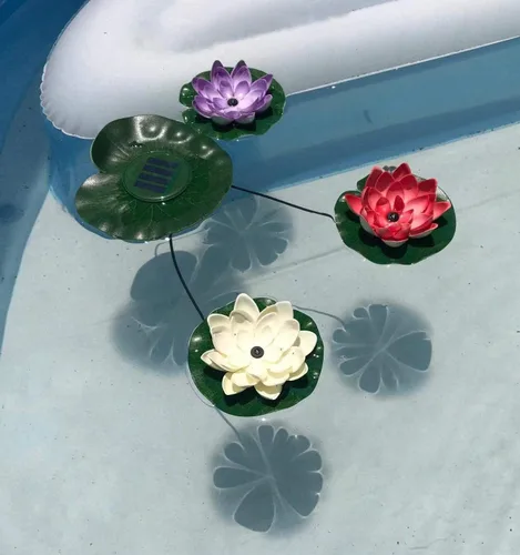Vista 4 de Flor de loto LED flotante Superdream, alimentado por energía solar - Un toque de luz para la alberca, el estanque, el jardín - Iluminación nocturna