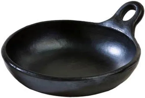 Vista 8 de Auténtica sartén Chamba, arcilla negra, 6.5 pulgadas, apta para horno, antiadherente