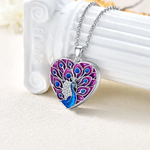 Vista 2 de SOULMEET Collar con medallón de mariposa de resina epoxi en forma de corazón, pavo real, colibrí, lotorosa que sostiene fotos fotos de plata de ley