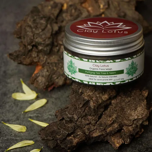 Vista 4 de Jabón facial orgánico, propenso al acné, limpiador de piel grasa con aceite de árbol de té y neem. Ingredientes totalmente naturales para manchas