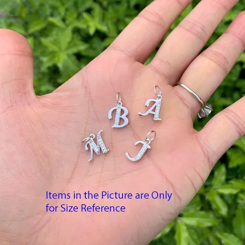Vista 4 de Adabele Auténtica plata de ley brillante A-Z 26 letras pequeñas del alfabeto con circonita cúbica, colgante de diamantes de imitación resistente al