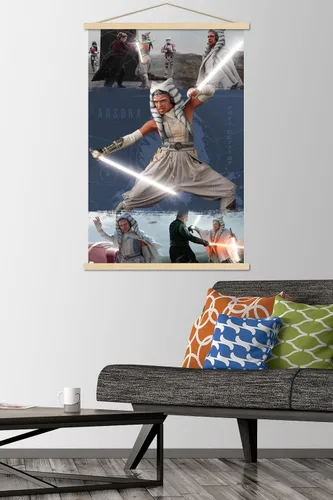 Vista 2 de Trends International Star Wars: Ahsoka - Póster de Ahsoka en pared blanca, 22.37 x 34.00 pulgadas, paquete de impresión premium y colgador de madera
