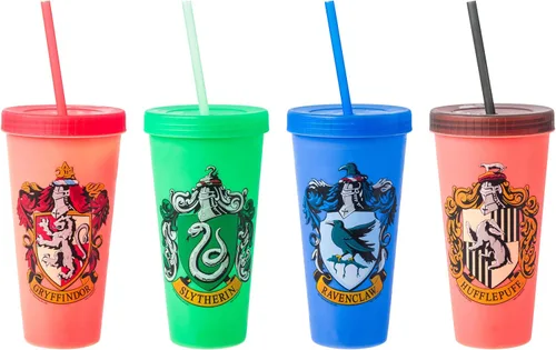 Vista 14 de Silver Buffalo Care Bears Corazones y Estrellas Juego de 4 Vasos de Plástico Cambian de Color con Popotes de Espiral Arcoíris con Tenderheart