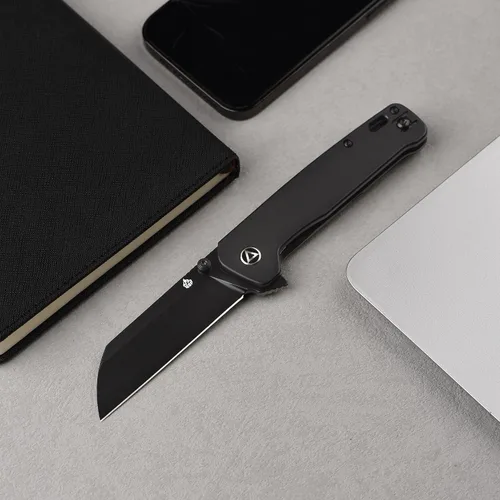 Vista 2 de QSP Penguin Plus - Cuchillo de bolsillo plegable, 3.38 pulgadas CPM20CV, cuchillo EDC de hoja negra, mango de titanio negro, bloqueo de marco