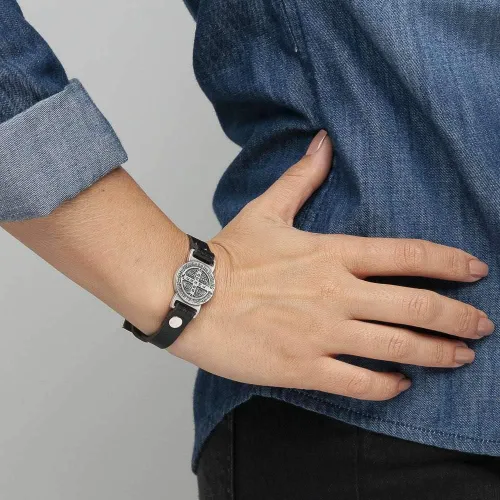 Vista 4 de Intercession Pulsera de protección de cuero genuino de San Benito - Hecho en Brasil