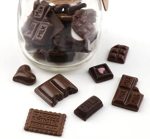 Vista 2 de GSHLLO 30 dijes de resina, pequeños dijes falsos de chocolate con parte trasera plana, cuentas de chocolate para bricolaje, bonitos accesorios