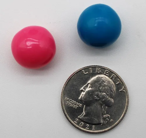 Vista 4 de GumBalls Pequeño Surtido 2.5 libras 608 piezas, Mini Goma de mascar arcoíris para tarros de caramelo y eventos
