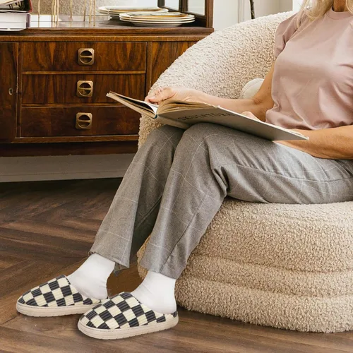 Vista 18 de Jaeynow Pantuflas mullidas para mujer en interiores, zapatos de casa unisex de espuma viscoelástica para hombre, zapatos de invierno cálidos