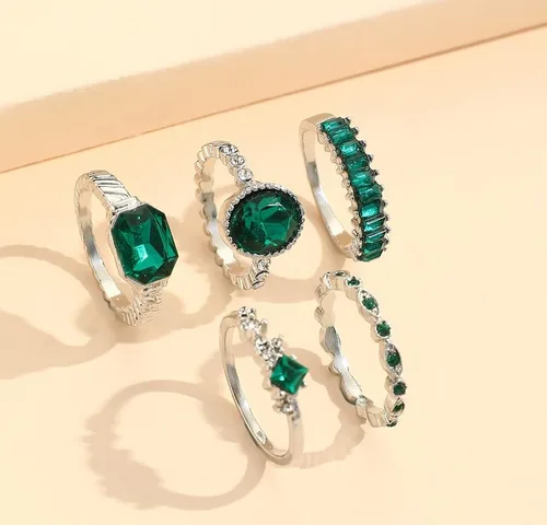 Vista 5 de Juego de 4 anillos de esmeralda vintage para mujer, anillos de dedo de cristal esmeralda vintage, anillos para nudillos, anillos dorados