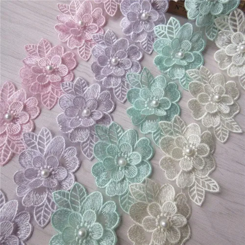 Vista 7 de 2 yardas de encaje de flores 3D con perlas bordadas, de poliéster, cinta de encaje con aplicación de patchwork para vestido de novia, manualidades