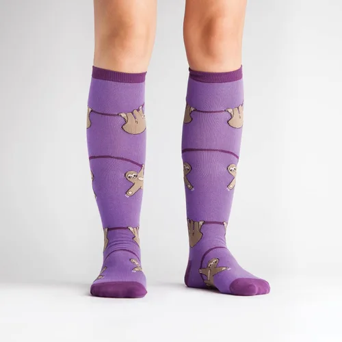 Vista 2 de Sock It To Me Calcetines altos hasta la rodilla de koalas, perezosos, pandas para mujer