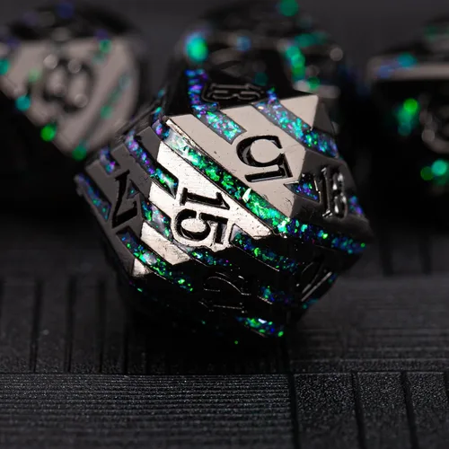Vista 24 de Juego de dados de metal con incrustaciones de alta calidad, dados DND de aleación de zinc pesado para jugadores de rol serios