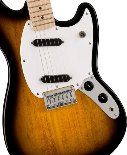 Vista 5 de Guitarra eléctrica Squire Sonic Mustang, Sunburst de 2 colores, diapasón de arce