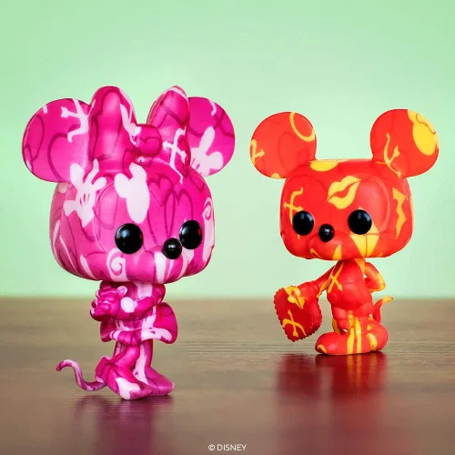 Vista 2 de Funko Pop! Artist Series: Disney Treasures from The Vault - Figuras de Mickey y Minnie Mouse (paquete de 2 unidades), exclusivas de Amazon