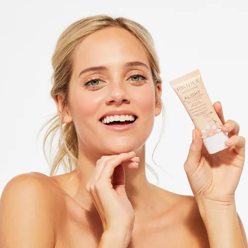 Vista 8 de Pacifica Alight Multi-Mineral BB Cream Medium – Hidratante con tinte y base de cobertura & imprimador, cobertura de base natural transparente, 34