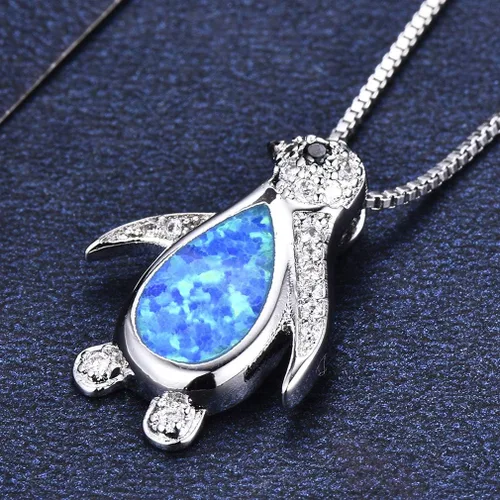 Vista 2 de Yazilind - Collar de cadena de clavícula chapado en plata con colgante de ópalo de pingüino para mujer