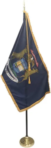 Vista 5 de Bandera de interior de Michigan de 3 x 5 pies con dobladillo de poste y flecos ornamentales dorados