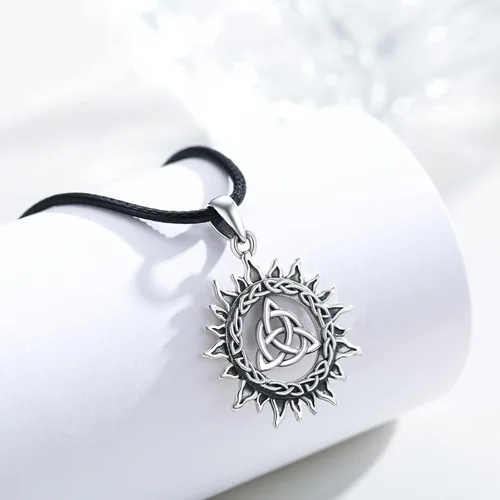 Vista 2 de PERZAT Collar de nudo celta de plata de ley, collar de nudo de trinidad celta, collar con colgante de sol, collar de triquetra, collar de nudo