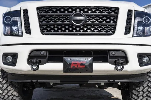 Vista 3 de Rough Country Soportes de grillete de gancho de remolque para Nissan Titan 2017-2021 - RS149, negro