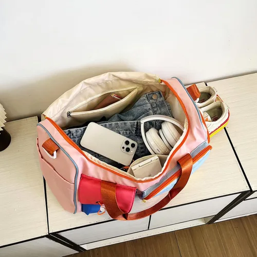 Vista 427 de Pequeña bolsa de gimnasio para mujer, bolsa de viaje con compartimento para zapatos