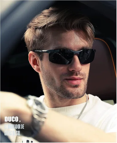 Vista 2 de Duco - Gafas de sol deportivas polarizadas para hombre con protección UV 8177s Un marco negro lente gris