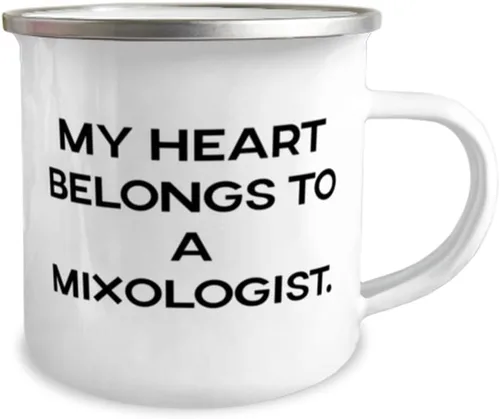 Vista 2 de My Heart Belongs To a Mixologist. Taza de camper de 12 onzas, mixólogo, regalos de mordaza para mixólogo de colegas, suministros de bar