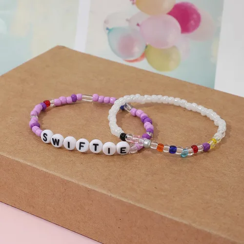 Vista 3 de JALZEMPL 5Pcs Taylor Eras Tour Swiftie Bracelets Lover 1989 Reputation Mid Friendship Bracelet Beads Set Lover Era Taylor Outfit Inspired Lover
