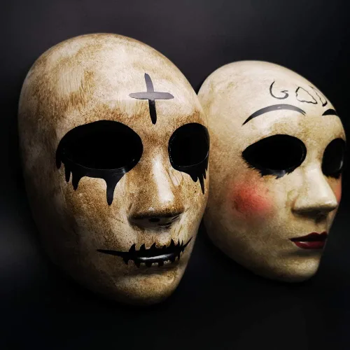 Vista 3 de Máscaras con cruz e inscripción de God para pareja de la película The Purge