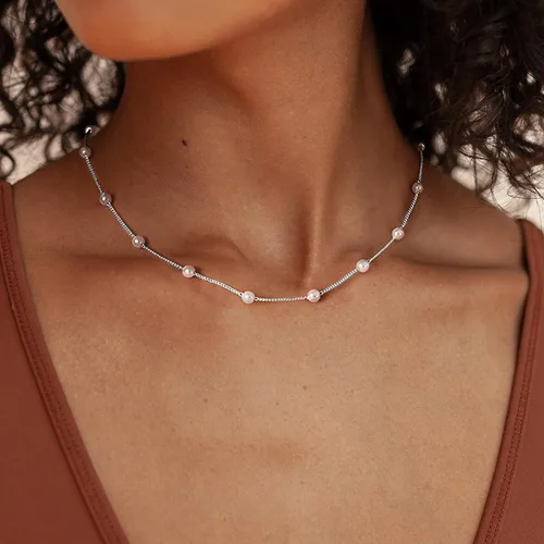 Vista 2 de Collar de perlas para mujer, delicado collar de perlas chapadas en oro de 14 quilates, collar de perlas blancas simples, collar de cadena fina
