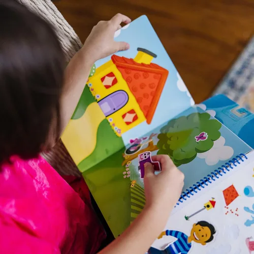 Vista 7 de Melissa & Doug Blue's Clues & You! Libreta de Pegatinas Reutilizables - Lugares que Blue Ama