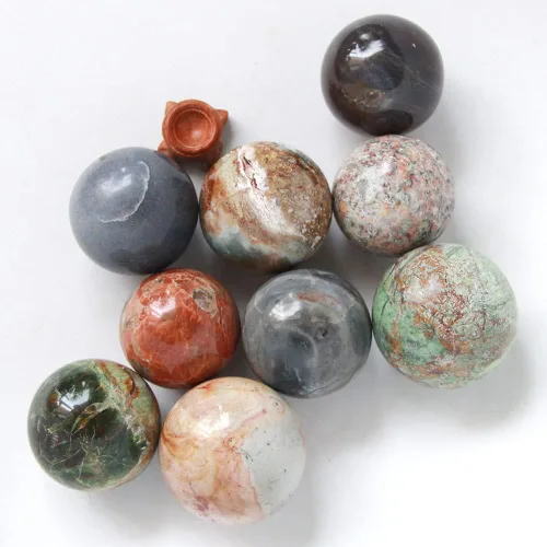 Vista 2 de Esfera de cuarzo de cristal con soporte de madera, cristal natural curativo, piedra mineral del amor, esfera de adivinación (jaspe océano, 1.969 in)