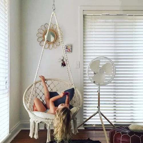 Vista 5 de Garpans Hamaca de macramé, estilo bohemio, hamaca con borlas, columpio colgante hecha a mano, cuerda de algodón tejida a mano para interiores y Beige
