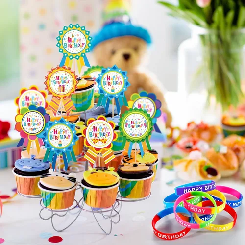 Vista 4 de Ctosree Kit de 140 piezas de cumpleaños para el aula: funda para silla, pulseras de goma, calcomanías de insignia para escuela, estudiantes
