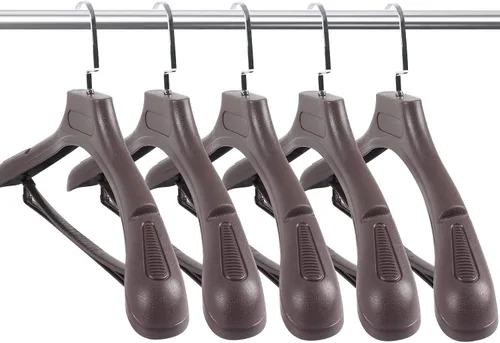 Vista 9 de DEDU Perchas de traje para hombre, paquete de 15 perchas de plástico extra anchas de 17.7 pulgadas, sin parachoques, portátiles, resistentes