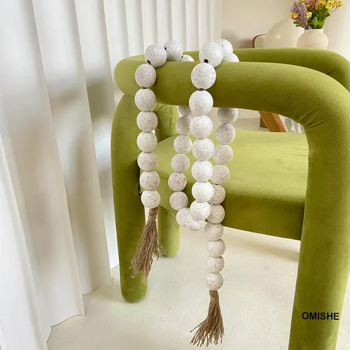Vista 140 de OMISHE Guirnalda de cuentas de madera extra grande con cuentas de madera y borlas de 1.6 pulgadas de diámetro, cuentas decorativas rústicas de 41