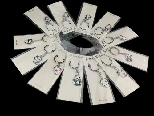 Vista 3 de Conjunto de 12Cute Mini Cartoon metal China National Treasure Panda Themed Llavero Colgante para Kid juguete Ornamento recuerdos
