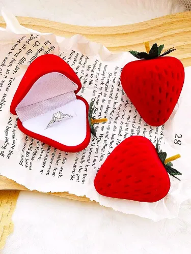 Vista 5 de Wowagoga Caja de anillo de fresa en forma de fresa anillo de terciopelo caja de almacenamiento de joyería caja de regalo, anillo pendientes joyería