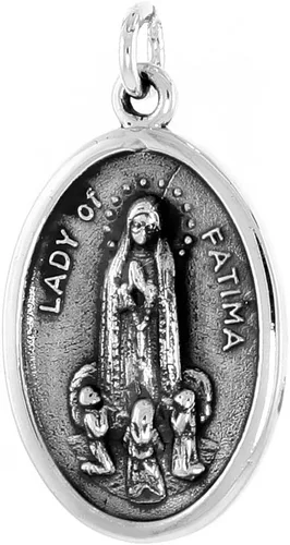 Vista 3 de Collar con medalla de plata de ley con acabado oxidado, cadena ovalada de 0.071in, Plata esterlina, Sin gemas.