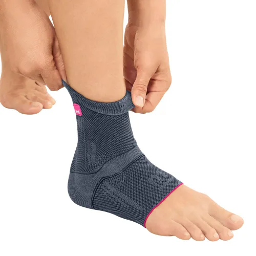 Vista 5 de Medi Levamed Knit Tobillera para Hombre y Mujer Silver III Knit ankle support with medial and lateral silicone inserts, elastic breathable fabric