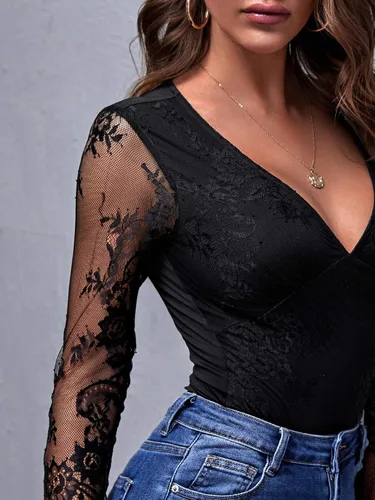 Vista 4 de Floerns Camiseta de manga larga con cuello en V profundo y encaje para mujer