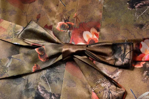 Vista 4 de PENGEE Bata larga tipo kimono para mujer, bata de baño con estampado floral, camisón de boda, suave y ligero
