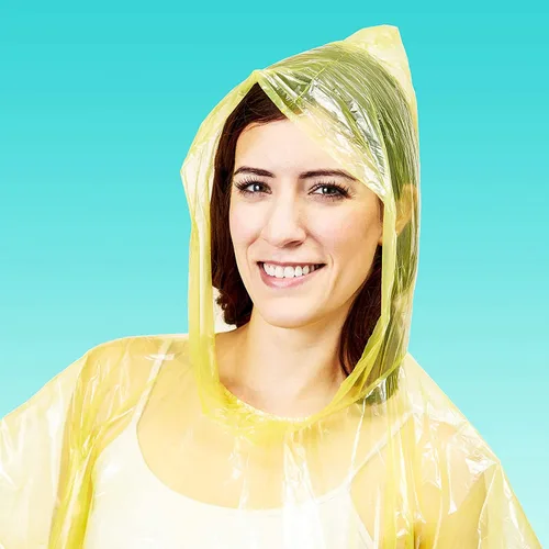 Vista 4 de Juvale Ponchos de lluvia para adultos, tamaño único (50 x 39.4 pulgadas), plástico con capucha, 5 colores vibrantes, paquete familiar de 20 ponchos