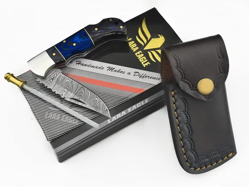 Vista 6 de Cuchillo de bolsillo de damasco Lara Eagle para hombres - Cuchillo plegable de caza de 133 capas de acero sólido hecho a mano con afilador y funda