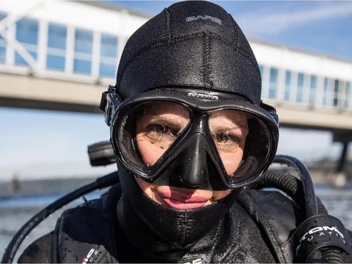 Vista 2 de Atomic Aquatics SubFrame - Máscara de buceo con lentes ultra transparentes