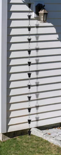 Vista 5 de Cadena de lluvia de aluminio negro con flor acanalada de 8.5 pies con clip de instalación de canalón Good Directions