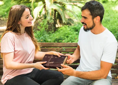 Vista 5 de Cuaderno de cuero para hombres y mujeres, diario vintage encuadernado en cuero, cuaderno de viaje con 290 páginas de papel rayado, diario