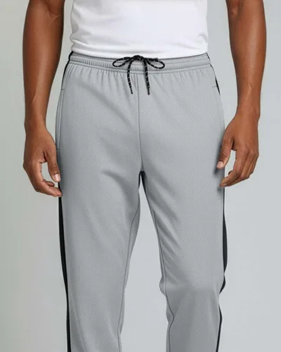 Vista 3 de Real Essentials Paquete de 3 pantalones deportivos de malla Tech para hombre con bolsillos (disponibles en tallas grandes y altas)