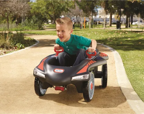 Vista 2 de Little Tikes Jett Car Racer - Coche negro para montar con respaldo de asiento ajustable, dirección de rueda trasera de doble mango, control